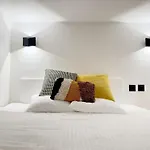 Cosy Petit Monparnasse Retreat